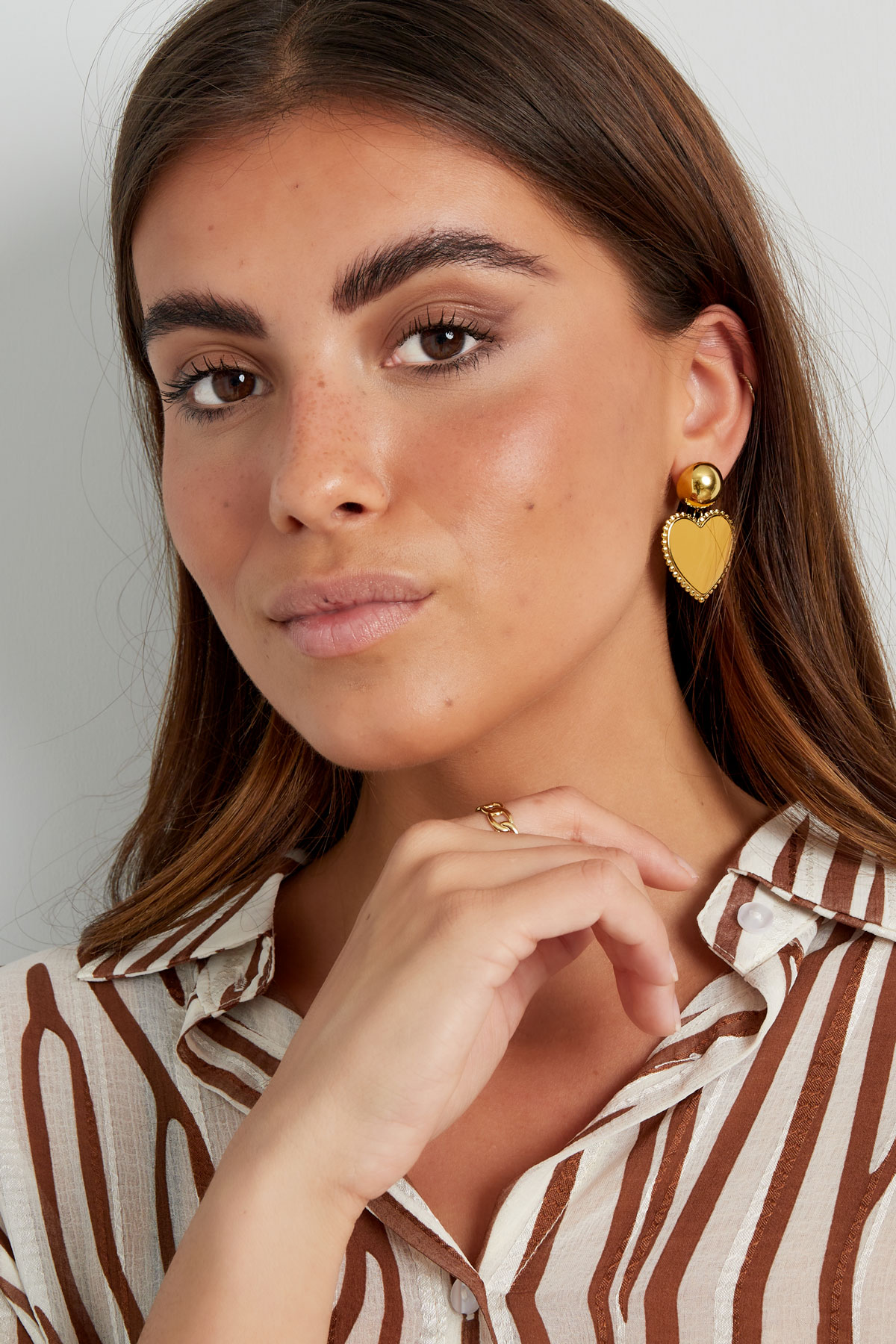 Earrings dot with heart - beige Picture2